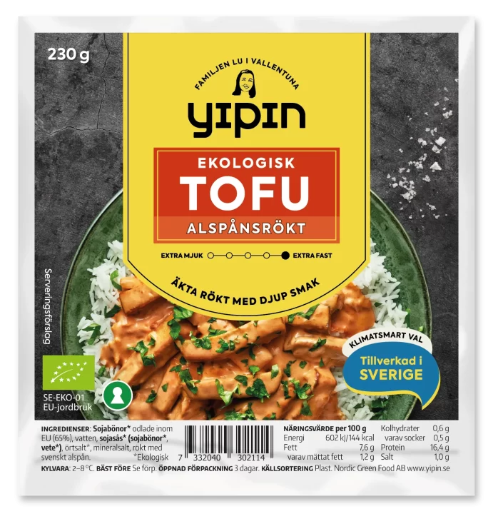 Bilden visar förpackningen till 230 g Yipin alspånsrökt tofu ekologisk.