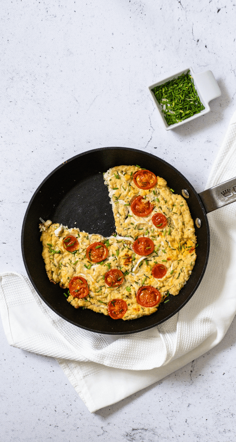Bilden visar en vegansk omelett