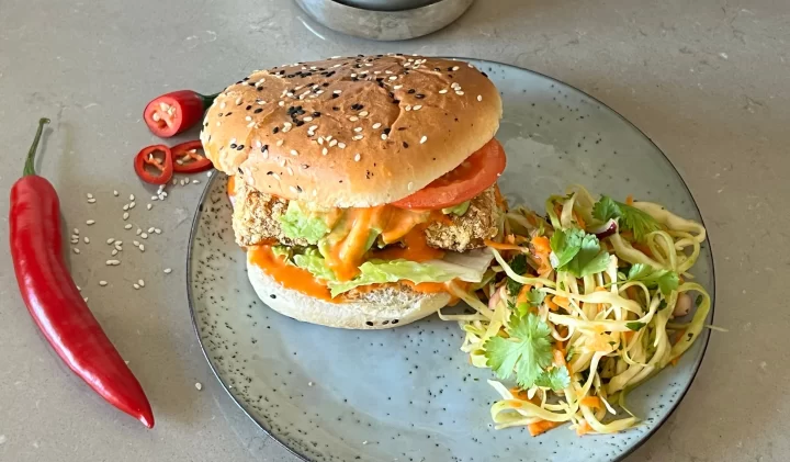 vegoburgare med asitisk slaw och chilimayo - helgmeny