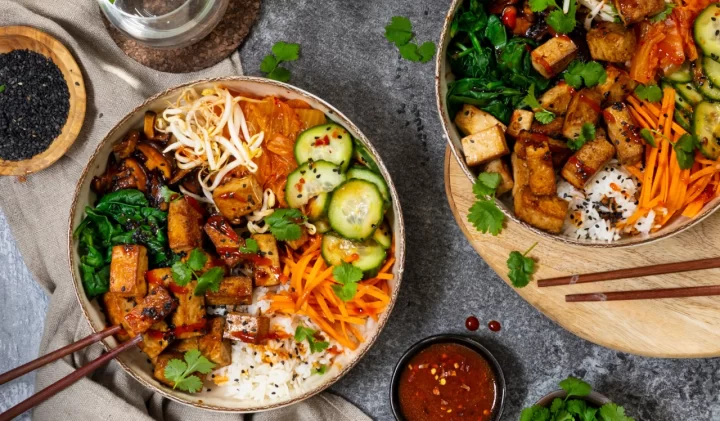 Bibimbap med grönsaker och tofu