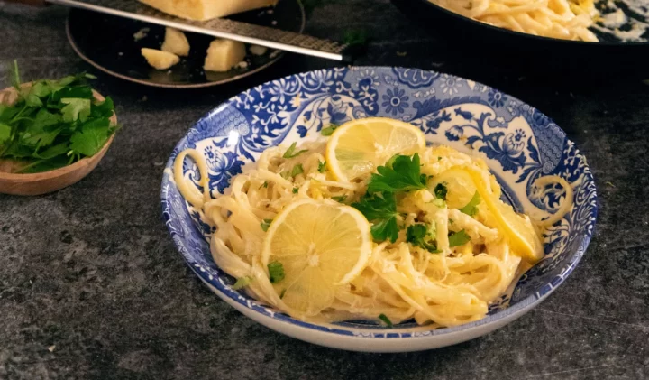 Bilden visar snabb vegetarisk pasta al limone