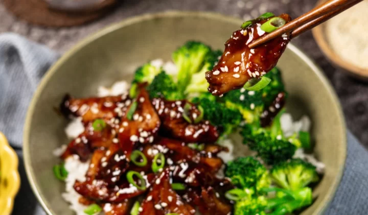 Bilden visar vegetarisk kyckling teriyaki