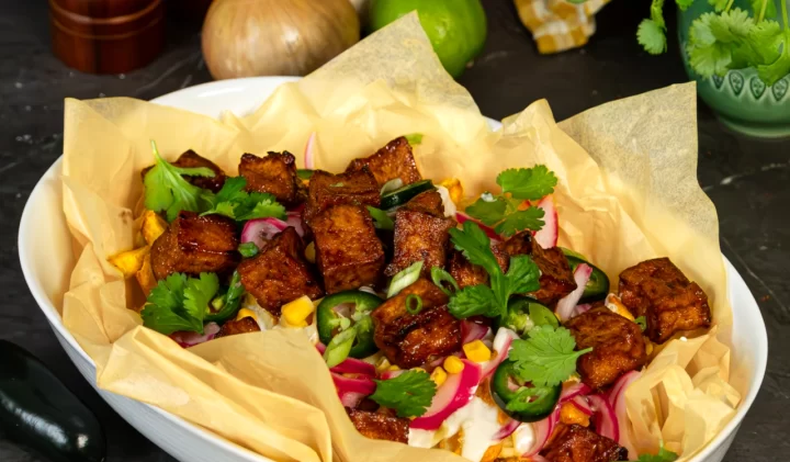 Loaded fries med BBQ-tofu